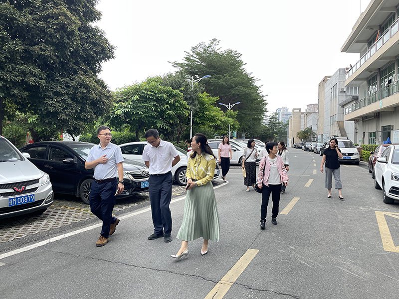 黄志钧（市科技局科长）