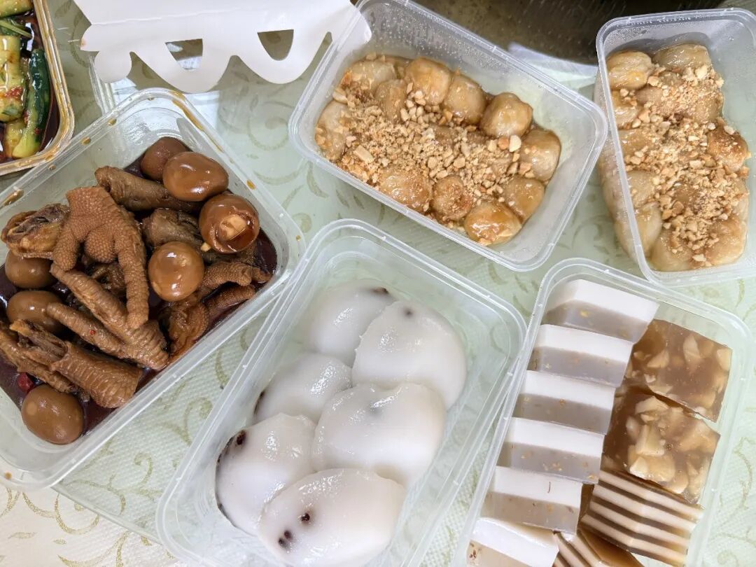 本季度的寿星们相聚一堂
